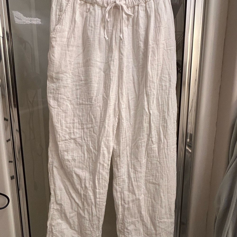 Little Moon white pants with drawstring waist.  From Aritzia